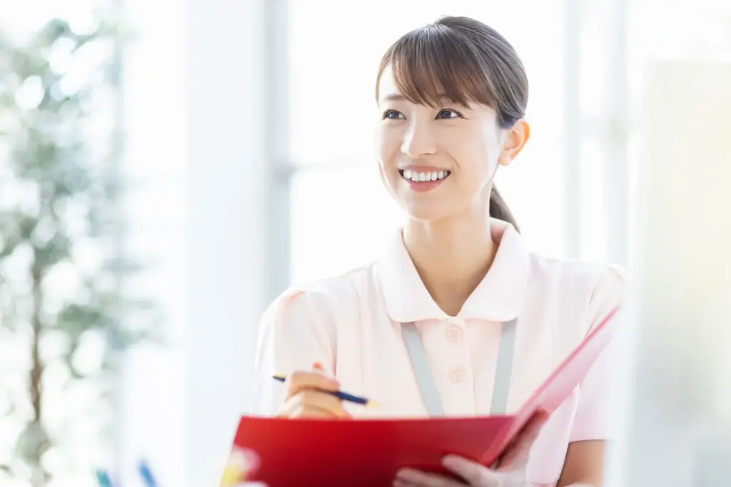 笑顔の女医